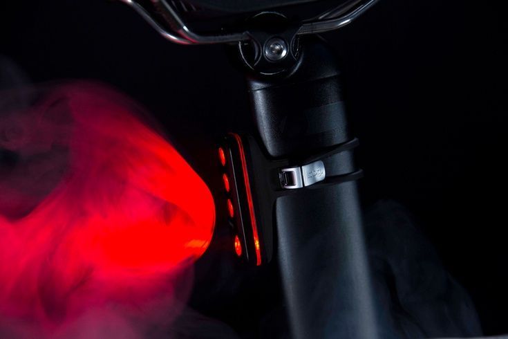 Купити Мигалка задня Knog Blinder Road R70 70 Lumens Black з доставкою по Україні