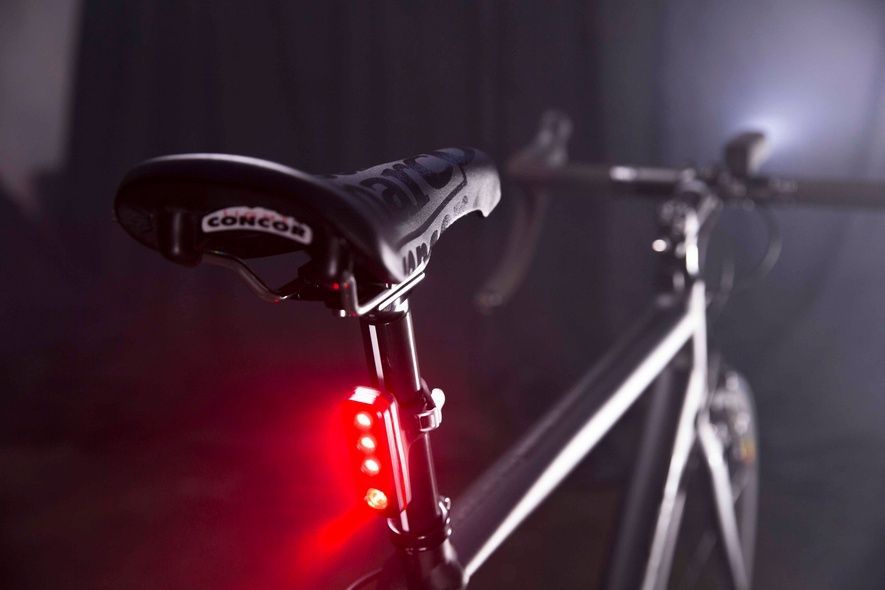 Купити Мигалка задня Knog Blinder Road R70 70 Lumens Black з доставкою по Україні