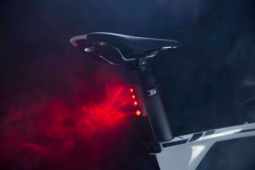 Купити Мигалка задня Knog Blinder Road R70 70 Lumens Black з доставкою по Україні
