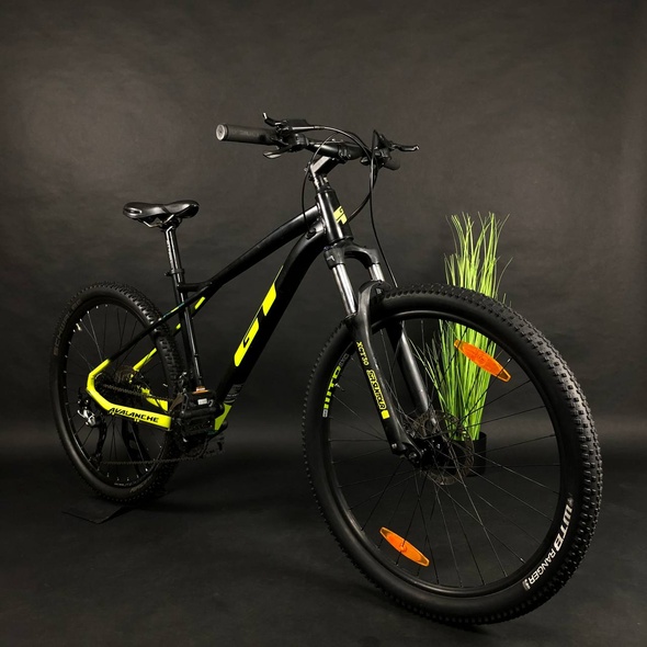 Купить Велосипед б/у 27,5" GT Avalanche (М) черно-зеленый с доставкой по Украине