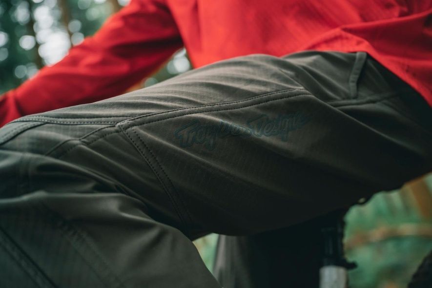 Купить Брюки TLD SKYLINE CHILL PANT MONO [DARK PINE] 38 с доставкой по Украине