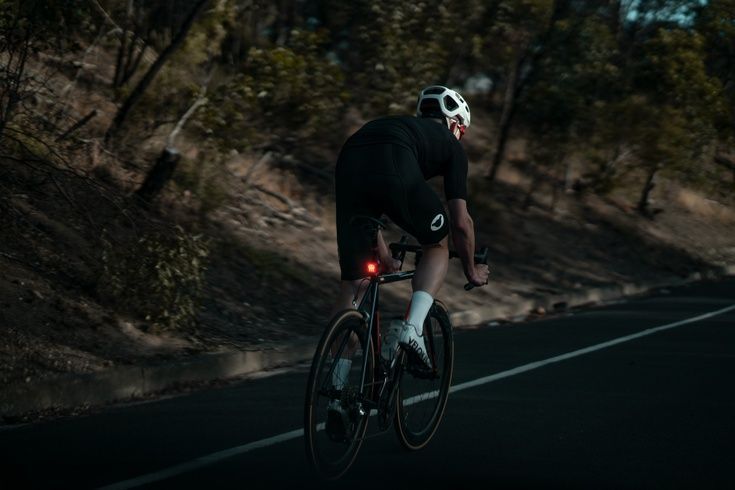 Купити Мигалка передня Knog Blinder Skull Array Front 200 Lumens з доставкою по Україні