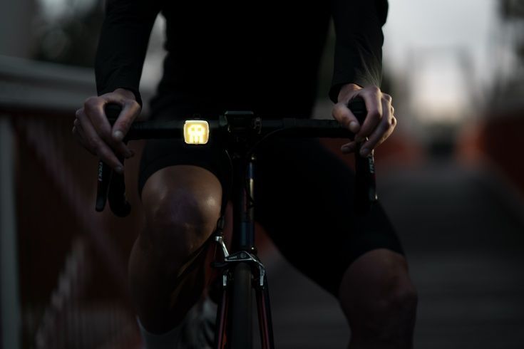 Купити Мигалка передня Knog Blinder Skull Array Front 200 Lumens з доставкою по Україні
