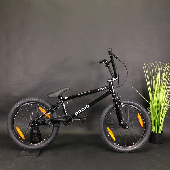 Купити Велосипед BMX 20" Radio Revo 20.4", чорний глянцевий з сірим 2021 з доставкою по Україні