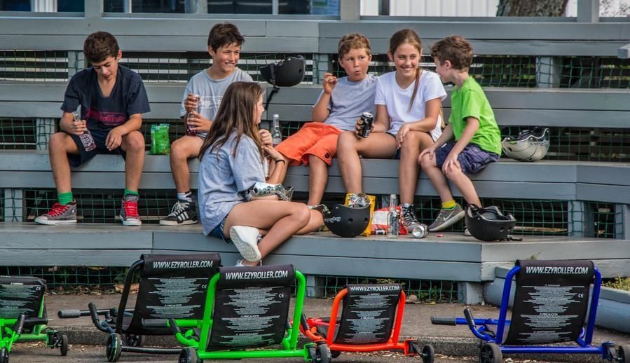 Самокат-каталка Ezyroller Classic, чорно-синій