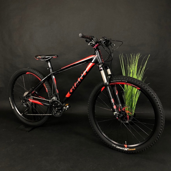 Купить Велосипед б/у 27,5" Giant Talon, M рама, черно-красный с доставкой по Украине