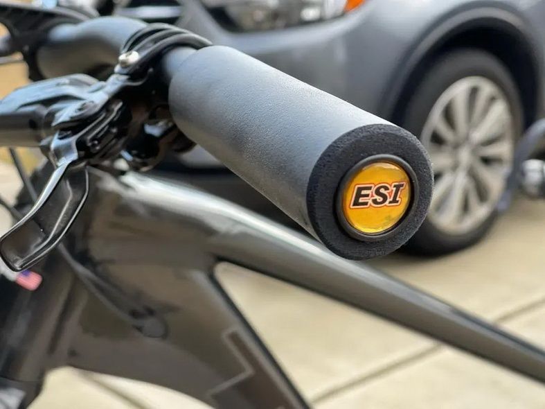 Купить Грипсы ESI Racer's Edge White (белые) с доставкой по Украине