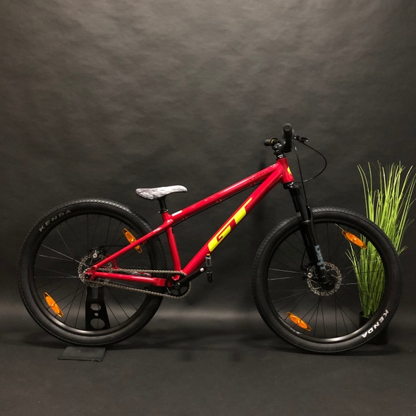 Купити Велосипед Dirt 26" GT LaBomba L 2021, червоний з доставкою по Україні
